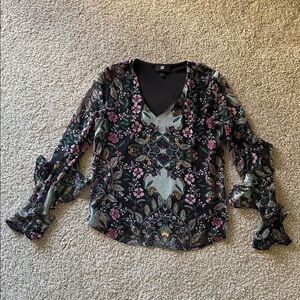 Iz Byer Women’s Unique Pattern + Sleeves Black and Purple Floral Blouse Size XS